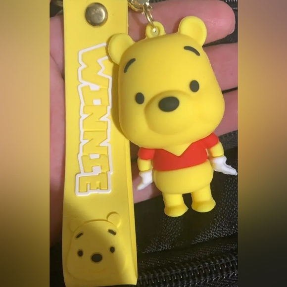Winnie-the-Pooh Keychain - Picture 2 of 5